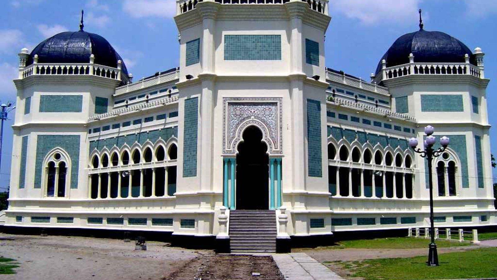 Tour Packages of Medan| Medan Tour Packages